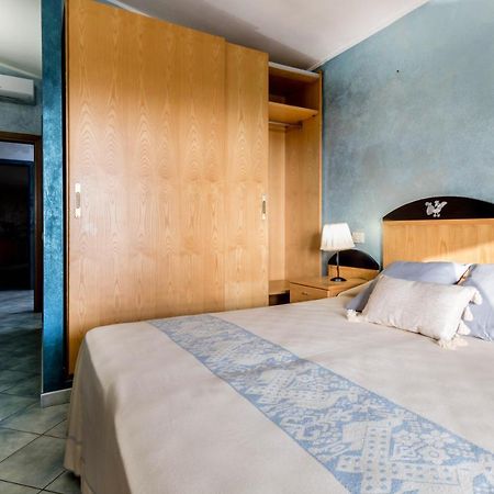 Hotel Villa Del Mare Solanas Extérieur photo
