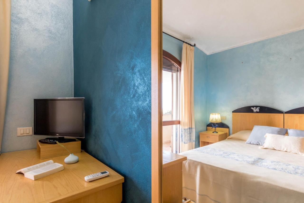 Hotel Villa Del Mare Solanas Extérieur photo