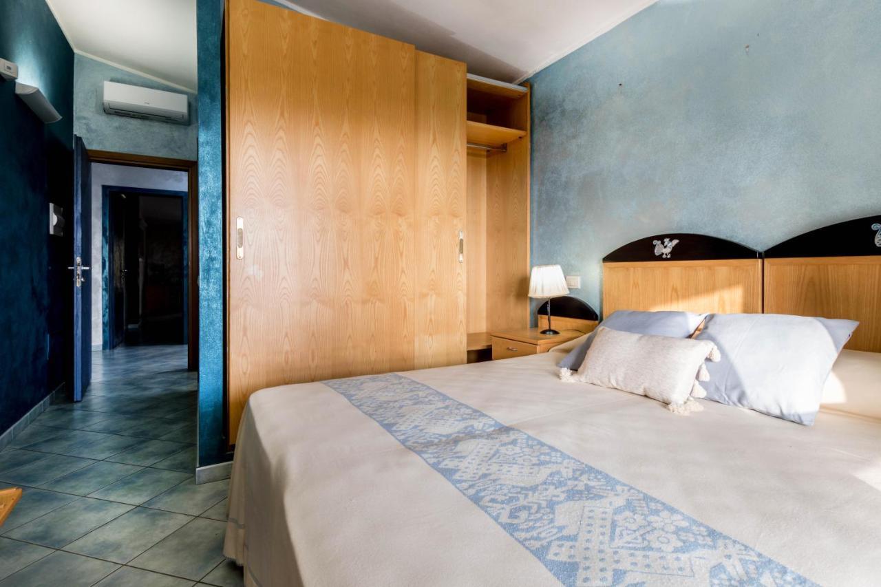 Hotel Villa Del Mare Solanas Extérieur photo