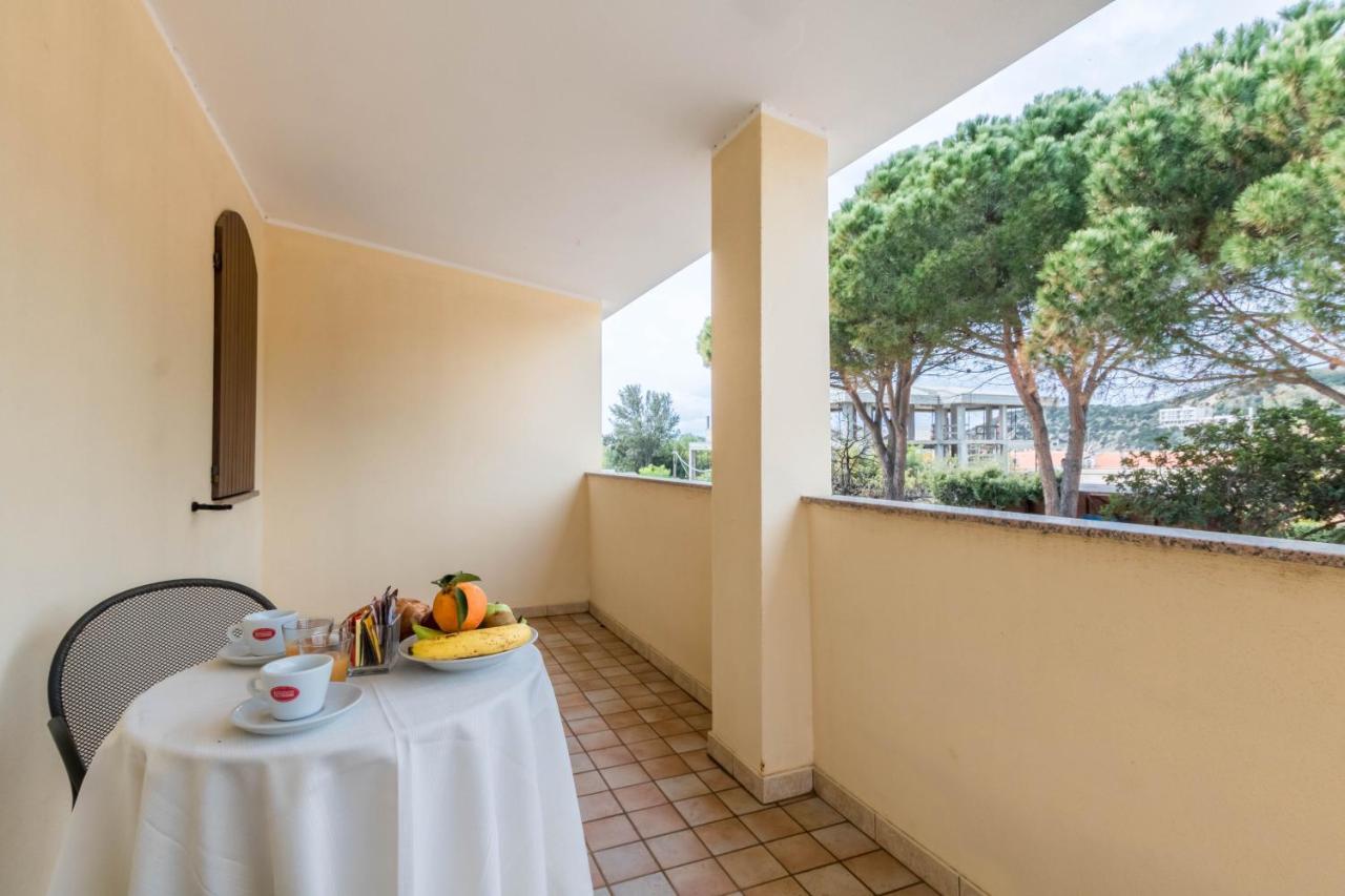 Hotel Villa Del Mare Solanas Extérieur photo