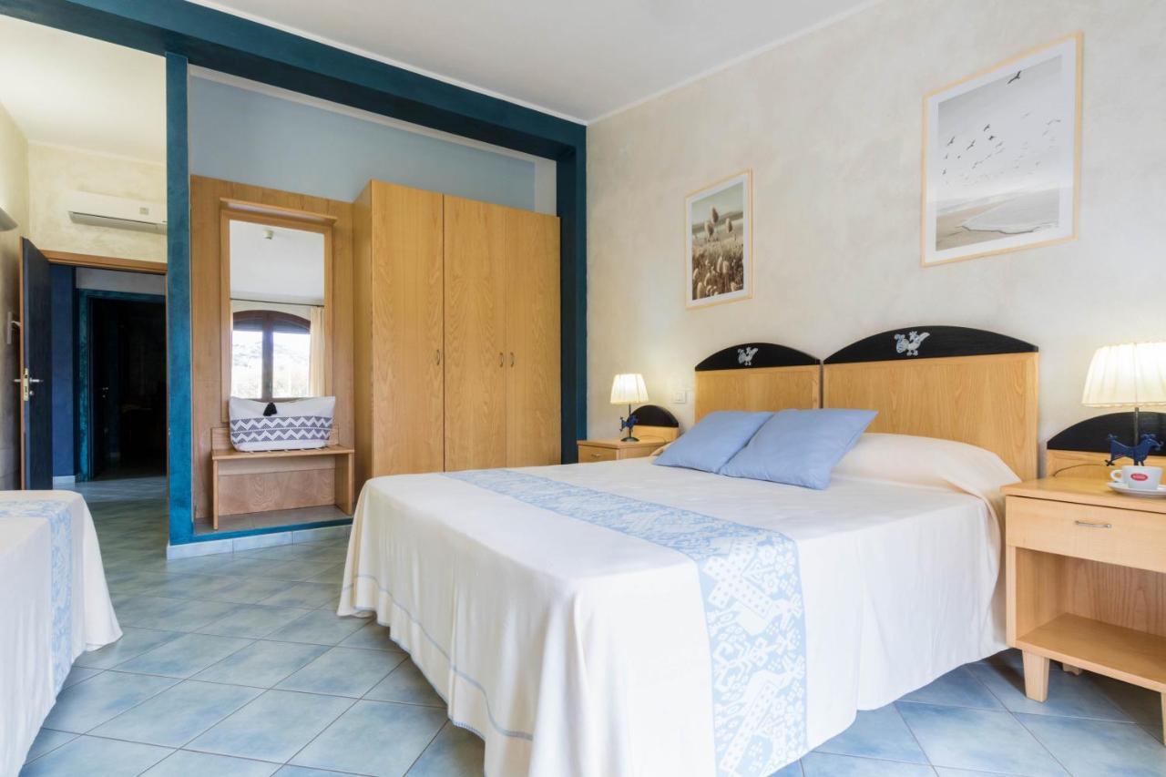 Hotel Villa Del Mare Solanas Extérieur photo