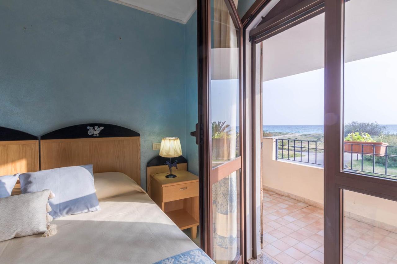 Hotel Villa Del Mare Solanas Extérieur photo