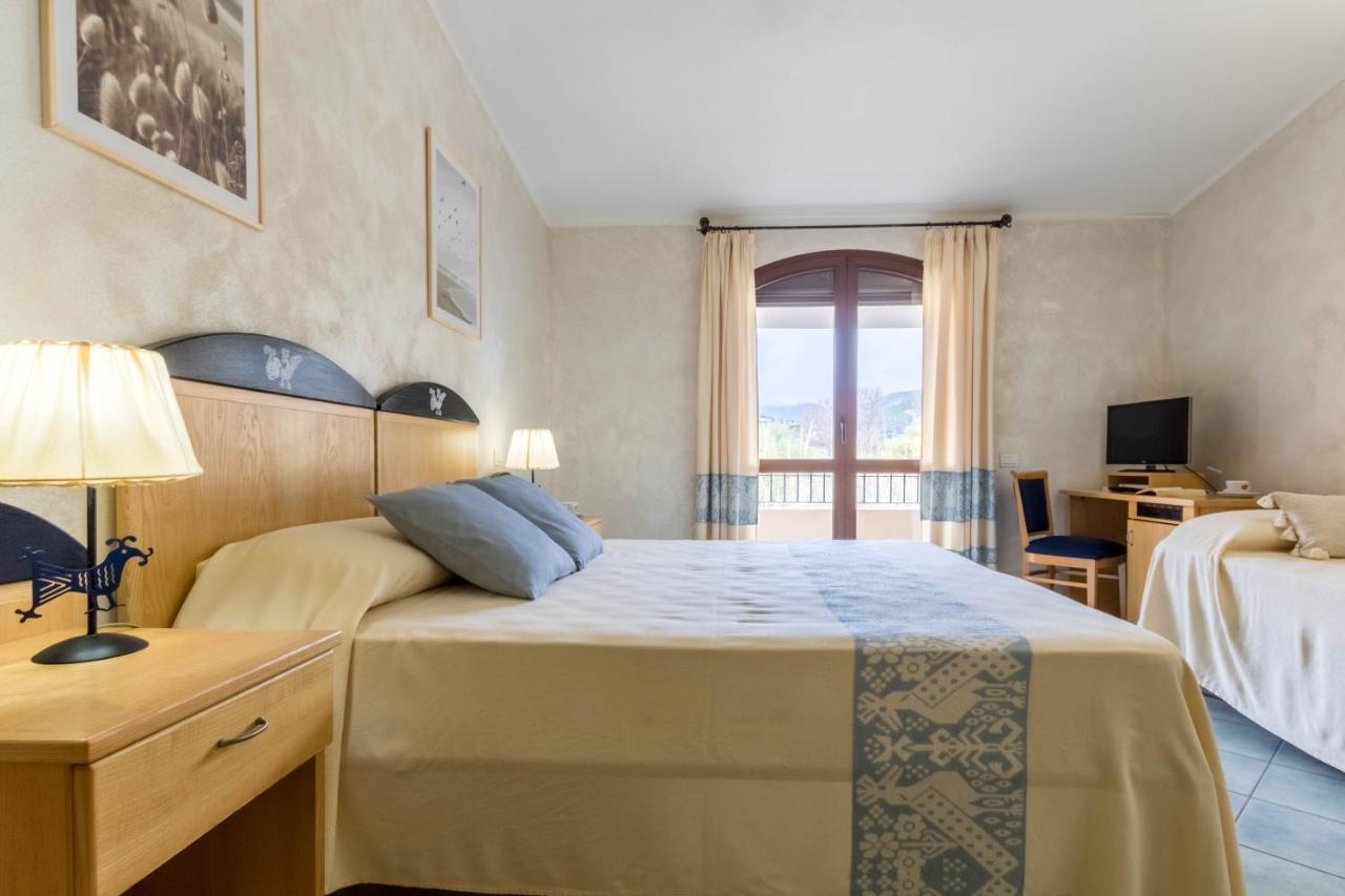 Hotel Villa Del Mare Solanas Extérieur photo