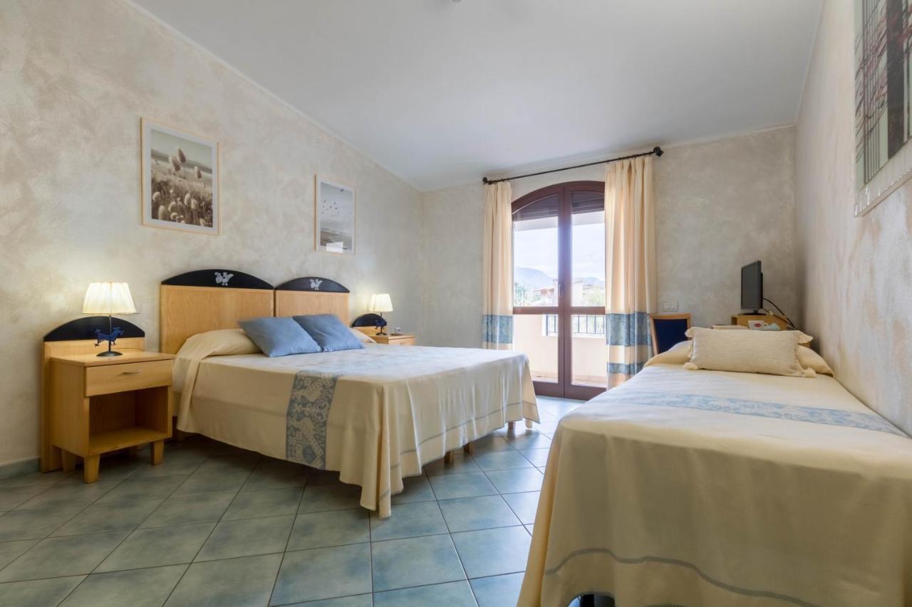 Hotel Villa Del Mare Solanas Extérieur photo