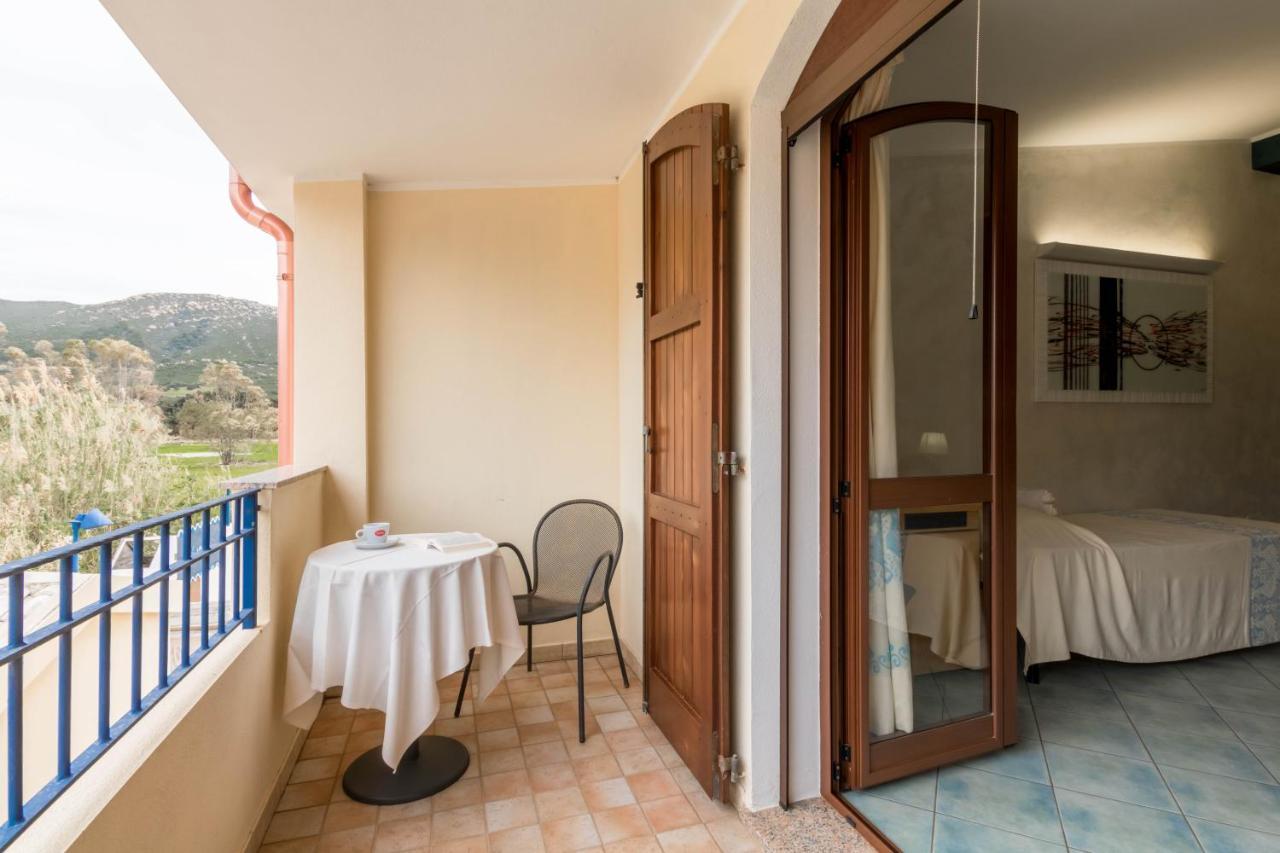 Hotel Villa Del Mare Solanas Extérieur photo