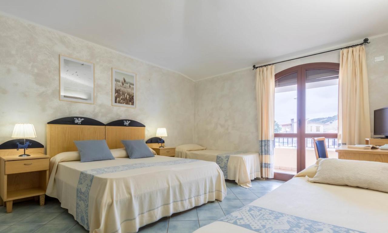 Hotel Villa Del Mare Solanas Extérieur photo